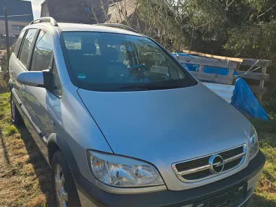 Gebraucht Opel Zafira Edition 125 PS (91 kW) 2003 Silber Van / Kleinbus