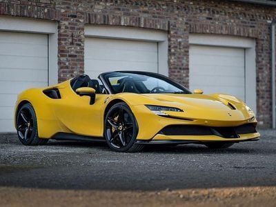 Gebraucht Ferrari SF90 999 PS (734 kW) 2024 Gelb Cabrio