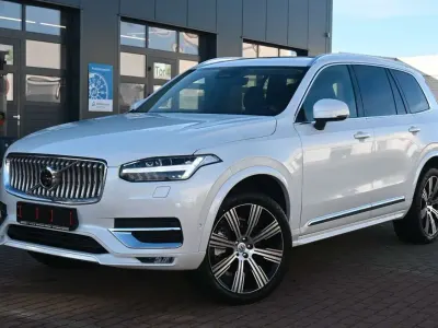 Gebraucht Volvo XC90 Plus 235 PS (172 kW) 2023 Crystal white pearl SUV