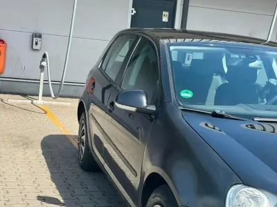 Gebraucht VW Golf V 75 PS (55 kW) 2004 Schwarz Kleinwagen