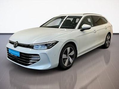 Gebraucht VW Passat Elegance 150 PS (110 kW) 2025 Oryxweiß perlmutteffekt Kombi