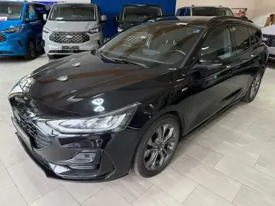 Gebraucht Ford Focus ST-Line X 155 PS (114 kW) 2023 Schwarz Limousine