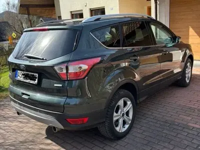Gebraucht Ford Kuga Titanium 175 PS (128 kW) 2018 Grün SUV