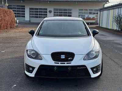 Weiß Gebraucht 2010 Seat Leon CUPRA Limousine | 10.000 €