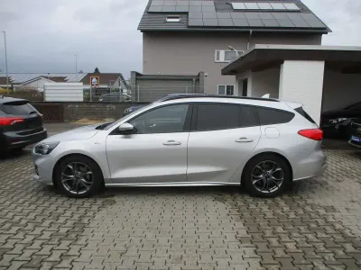 Gebraucht Ford Focus ST-Line 125 PS (91 kW) 2022 Silber Kombi