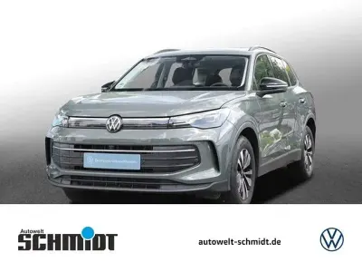 Gebraucht VW Tiguan Goal 131 PS (96 kW) 2025 Cipressinogrün metallic SUV