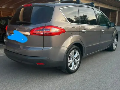Gebraucht Ford S-MAX Titanium 140 PS (102 kW) 2012 Grau Van / Kleinbus