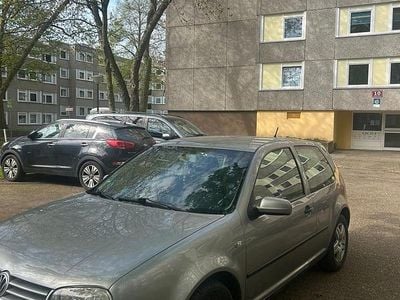 Second-hand VW Golf IV Sport 105 CP (77 kW) 2002 Gri Hatchback