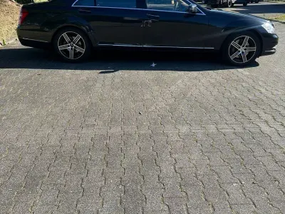 Gebraucht Mercedes S350 258 PS (189 kW) 2012 Schwarz Limousine