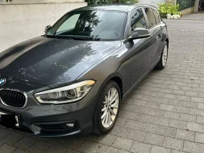 Gebraucht BMW 120 Advantage 184 PS (135 kW) 2018 Grau Limousine
