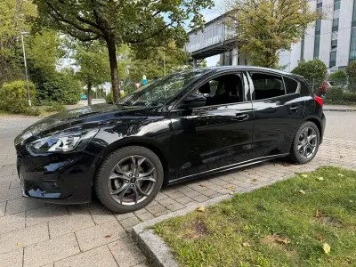 Gebraucht Ford Focus ST-Line 125 PS (91 kW) 2021 Schwarz Limousine