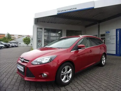 Gebraucht Ford Focus 125 PS (91 kW) 2012 Rot Kombi