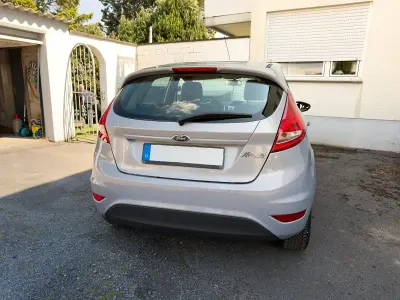 Gebraucht Ford Fiesta 60 PS (44 kW) 2012 Grau Kleinwagen