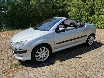Gebraucht Peugeot 206 CC 136 PS (100 kW) 2003 Silber Cabrio