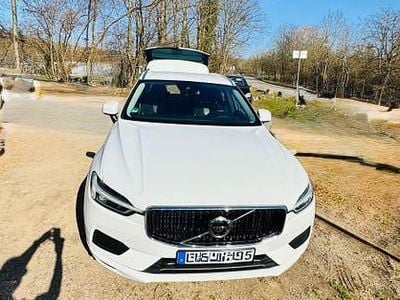 Second-hand Volvo XC60 R-Design 190 CP (139 kW) 2018 Alb SUV