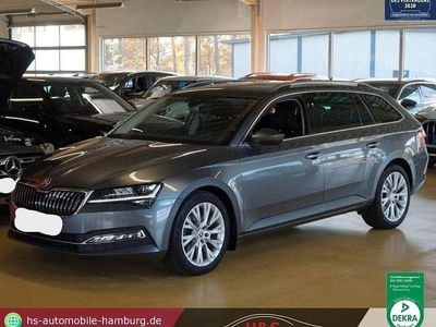 Graphitegrau Gebraucht 2022 Skoda Superb Style Kombi | 31.900 € (Etwas zu teuer)