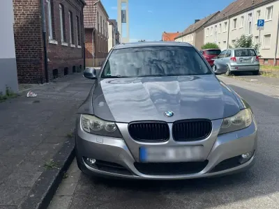 Gebraucht BMW 320 170 PS (125 kW) 2009 Grau Limousine