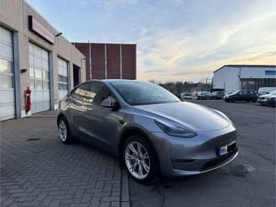 Silber Gebraucht 2023 Tesla Model Y Long Range AWD SUV | 33.900 € (Fairer Preis)