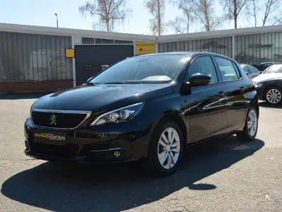 Gebraucht Peugeot 308 Active 131 PS (96 kW) 2021 Schwarz Limousine
