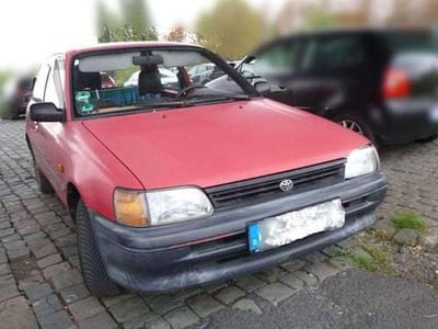 Usata Toyota Starlet XLi 75 CV (55 kW) 1995 Rosso Utilitaria