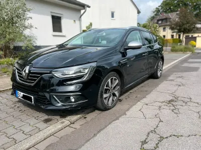 Używany Renault Mégane GrandTour Bose Edition 110 KM (80 kW) 2017 Czarny Kombi
