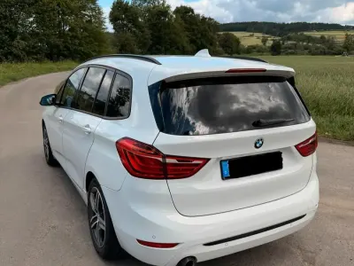 Gebraucht BMW 218 Gran Tourer M Sport 150 PS (110 kW) 2015 Weiß Van / Kleinbus
