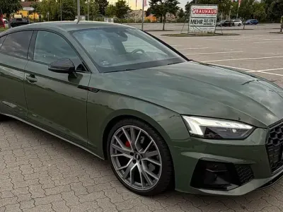 Gebraucht Audi A5 Sportback Edition .1 190 PS (139 kW) 2020 Grün Kleinwagen