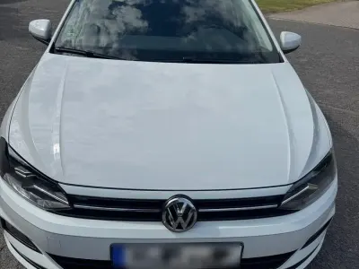 Gebraucht VW Polo Comfortline 95 PS (69 kW) 2019 Weiß Kleinwagen