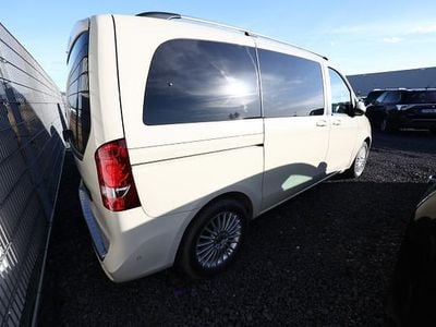 Gebraucht Mercedes V220 163 PS (119 kW) 2021 Kieselgrau kieselgrau Van / Kleinbus