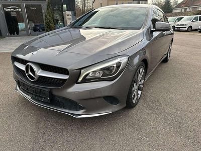 Gebraucht Mercedes CLA220 Shooting Brake Urban 177 PS (130 kW) 2016 Mountaingrau  met. Kombi