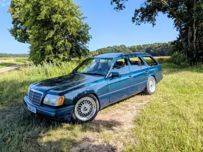 Gebraucht Mercedes E250 113 PS (83 kW) 1996 Grün Kombi