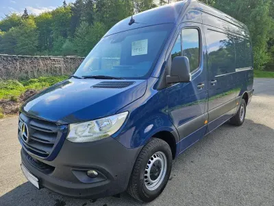 Używany Mercedes Sprinter 170 KM (125 kW) 2021 Niebieski Van