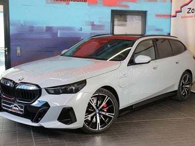 Gebraucht BMW 530e Performance 299 PS (219 kW) 2024 Brooklyn grau (c4p) Kombi