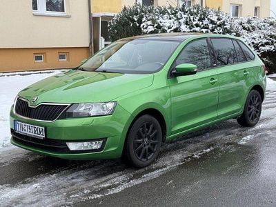 Grün Gebraucht 2016 Skoda Rapid Joy Limousine | 9.890 € (Guter Preis)