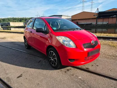 Gebraucht Toyota Yaris 69 PS (50 kW) 2007 Rot Kleinwagen