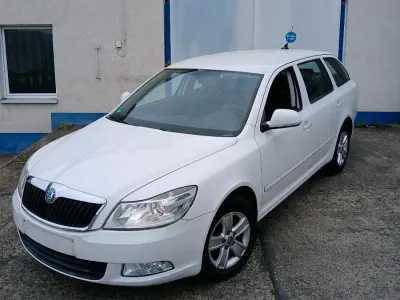 Gebraucht Skoda Octavia 105 PS (77 kW) 2010 Weiß Kombi