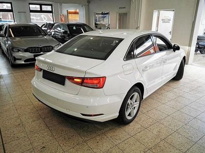 Weiß Gebraucht 2018 Audi A3 Ambiente Limousine | 15.520 € (Guter Preis)