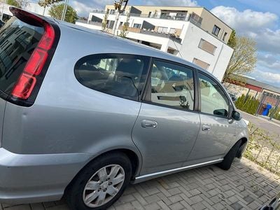 Usado Honda Stream 110 HP (80 kW) 2004 Prateado Monovolume