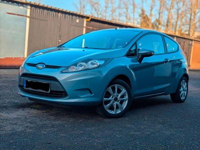 Gebraucht Ford Fiesta Trend 97 PS (71 kW) 2012 Blau Kleinwagen