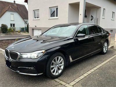 Second-hand BMW 740L Comfort Edition 326 CP (239 kW) 2018 Negru Berlinǎ