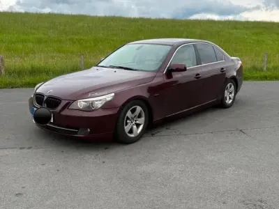 Gebraucht BMW 530 272 PS (200 kW) 2007 Rot Limousine