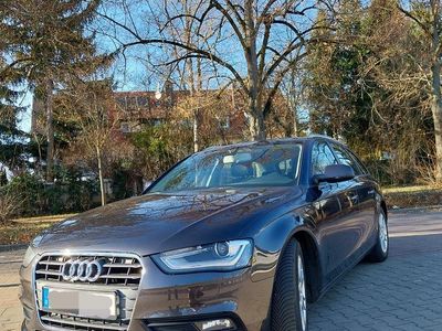 Grau Gebraucht 2014 Audi A4 Ambiente Kombi | 9.900 € (Fairer Preis)