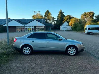 Gebraucht Audi A4 130 PS (95 kW) 2002 Silber Limousine
