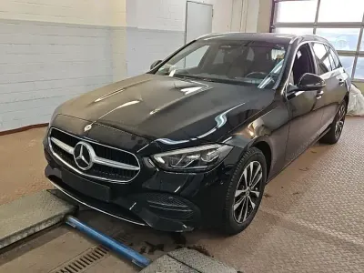 Używany Mercedes C300e 313 KM (230 kW) 2023 Czarny Sedan/Limuzyna