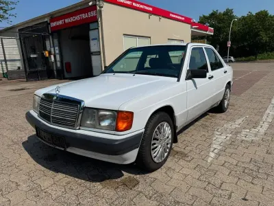 Gebraucht Mercedes 190 109 PS (80 kW) 1992 Silber Limousine