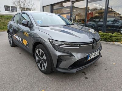 Grau Gebraucht 2022 Renault Mégane Evolution Limousine | 29.900 € (Teuer)