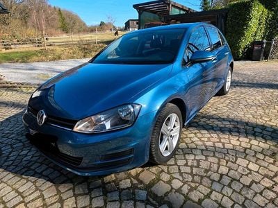 Gebraucht VW Golf VII Comfortline 105 PS (77 kW) 2013 Blau Kleinwagen