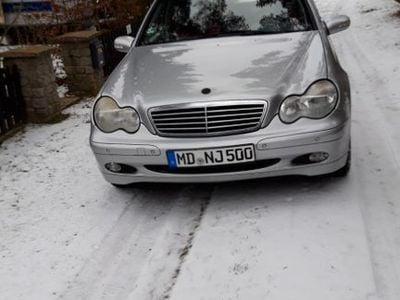 Mercedes C200