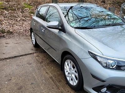 Gebraucht Toyota Auris 116 PS (85 kW) 2017 Grau Limousine
