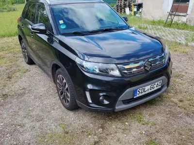 Gebraucht Suzuki Vitara Comfort+ 120 PS (88 kW) 2016 Schwarz SUV